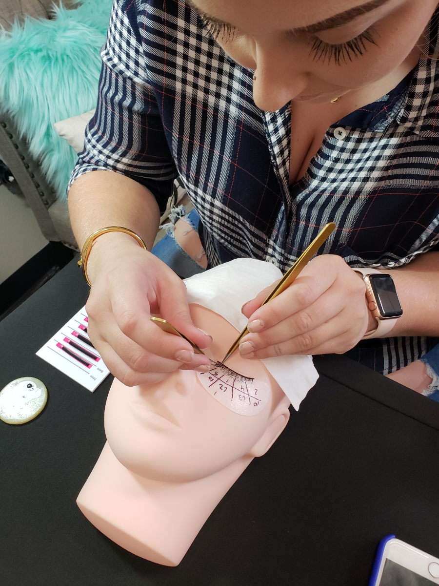 lash-extensions-training